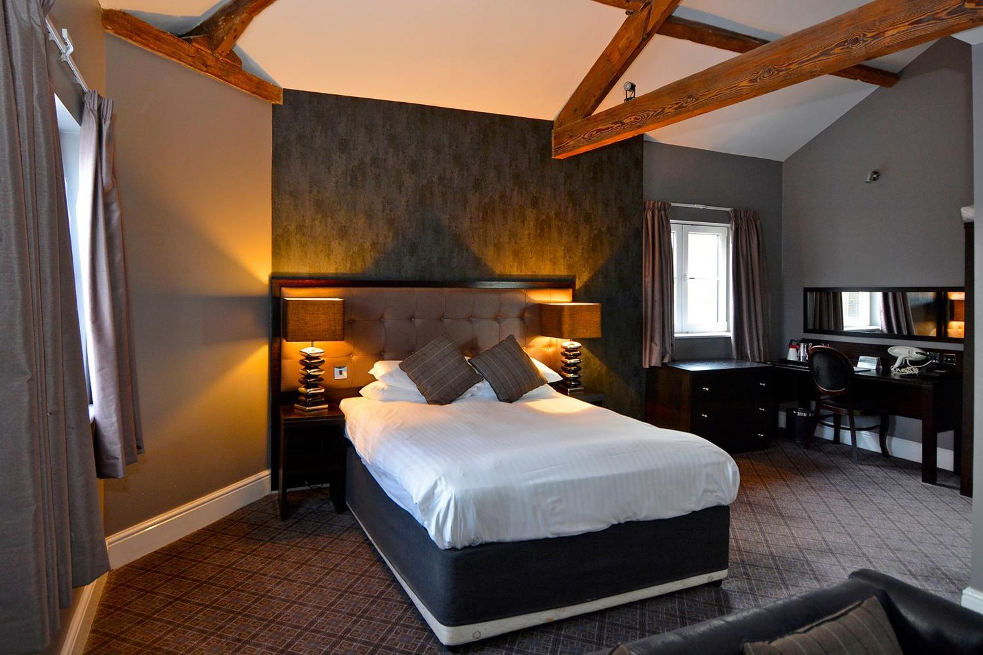 The Angel Hotel Wetherspoon Whitby Bagian luar foto